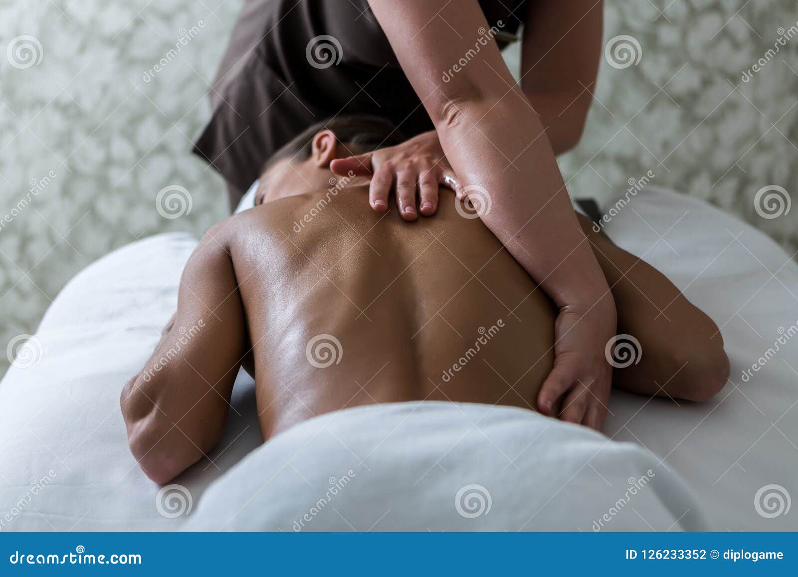brian bou recommends Nude Masseur