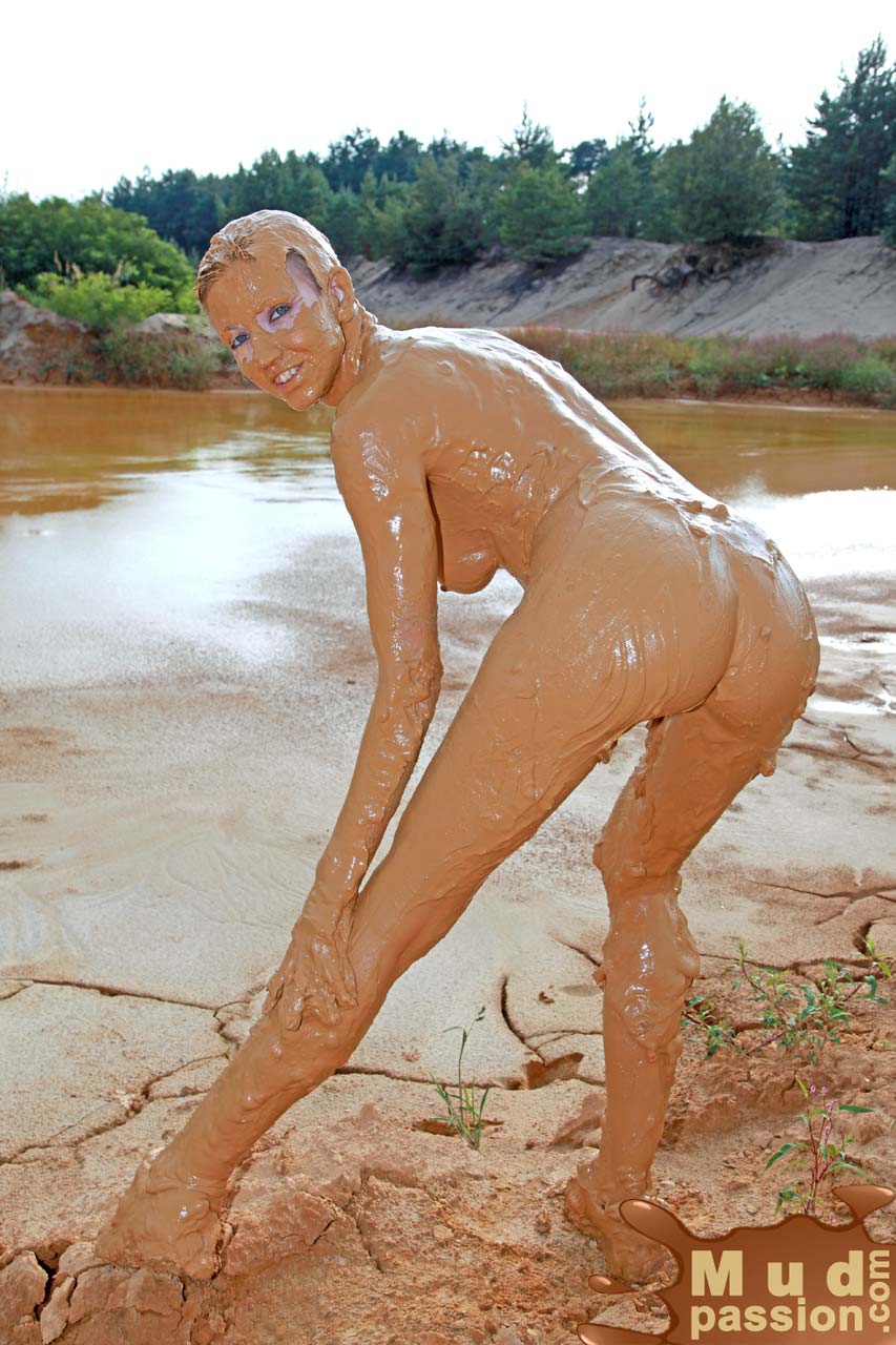 Best of audra smyth's gallery better late than never bangbus amanda lee wright add photo nude mud bathing