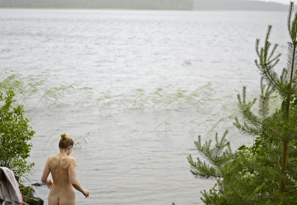 aaron creasy add nude swiming photo