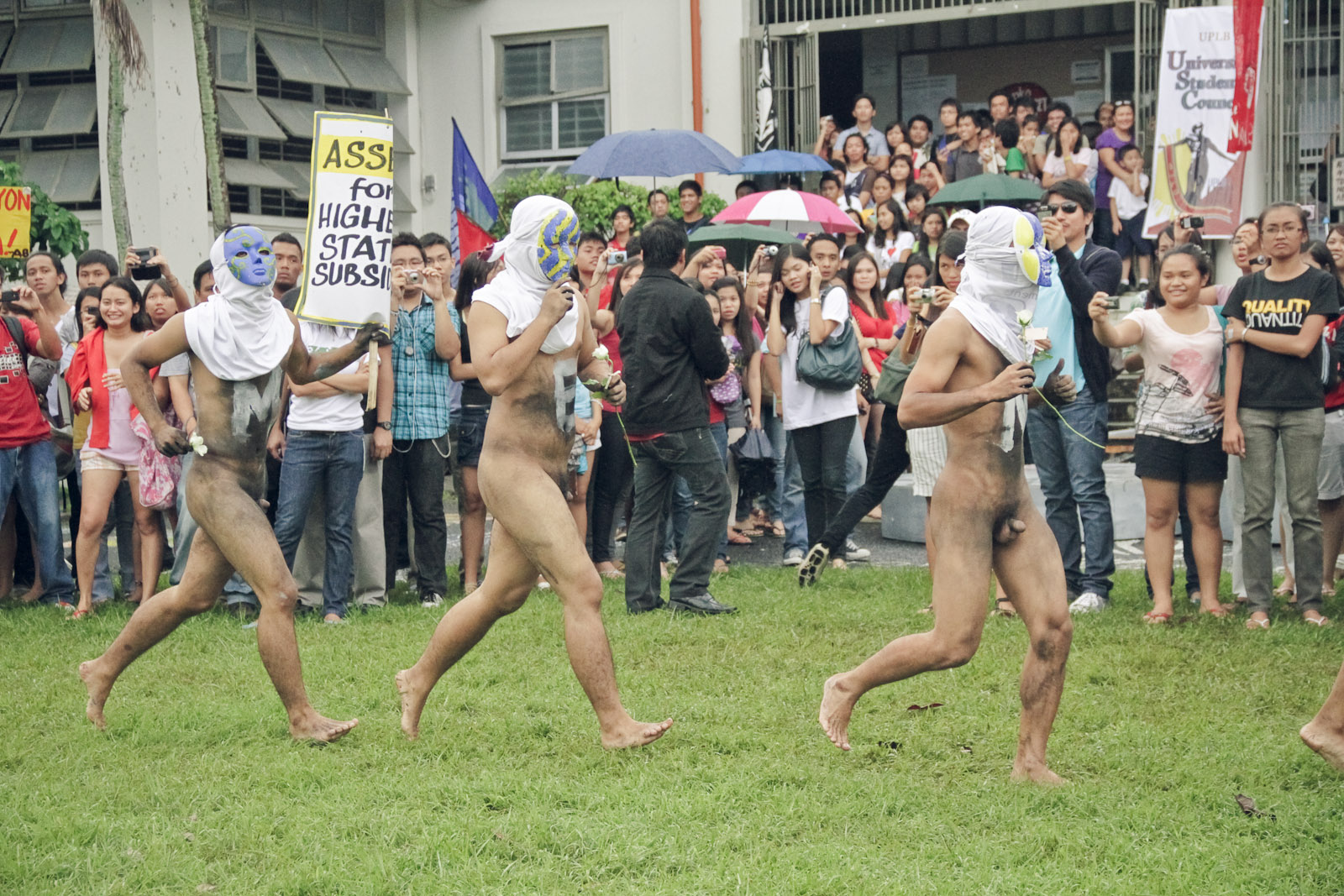 cheung fung recommends nude women festival pic