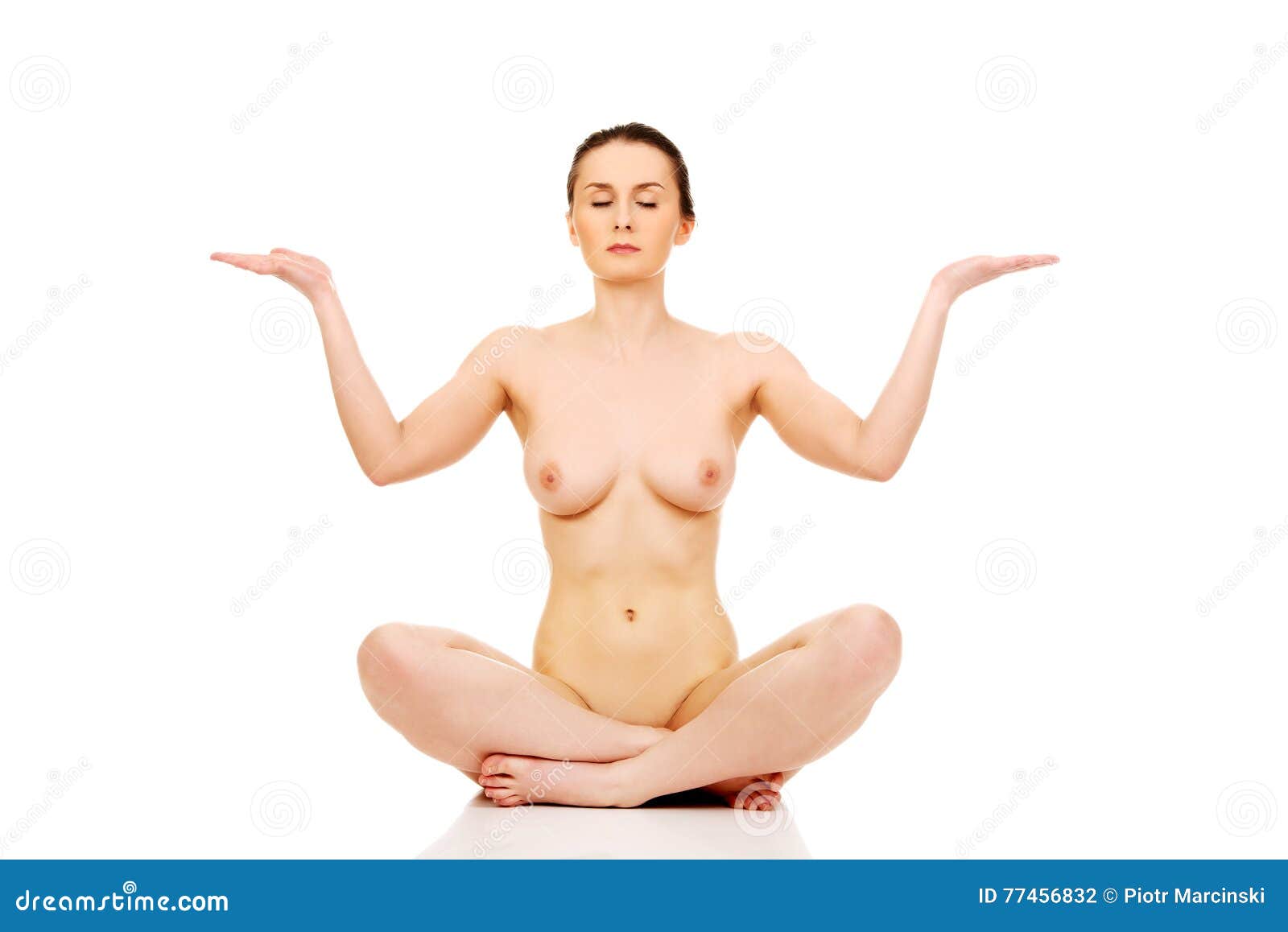 chiara goya recommends Nude Yoga Moves
