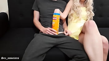 public prank porn - milf bess cogiendo con la vecina