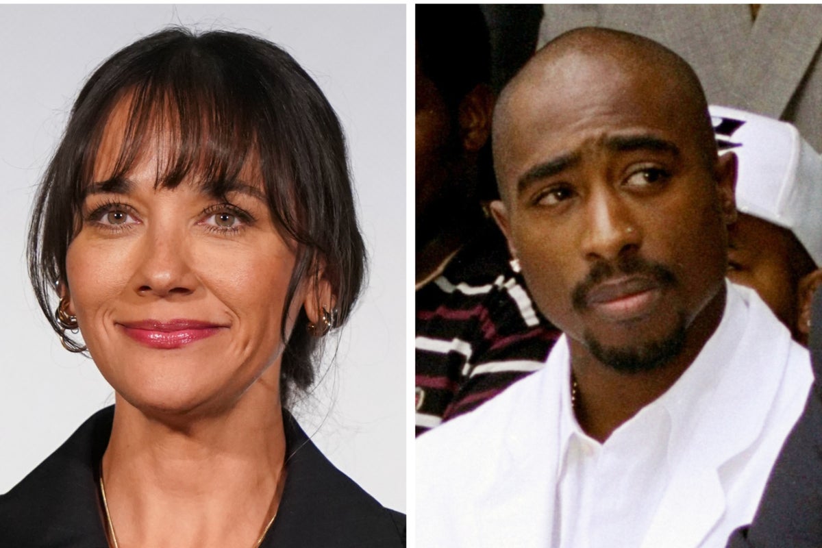 charles saeger recommends rashida jones butt danny de la o add rashida jones butt photo