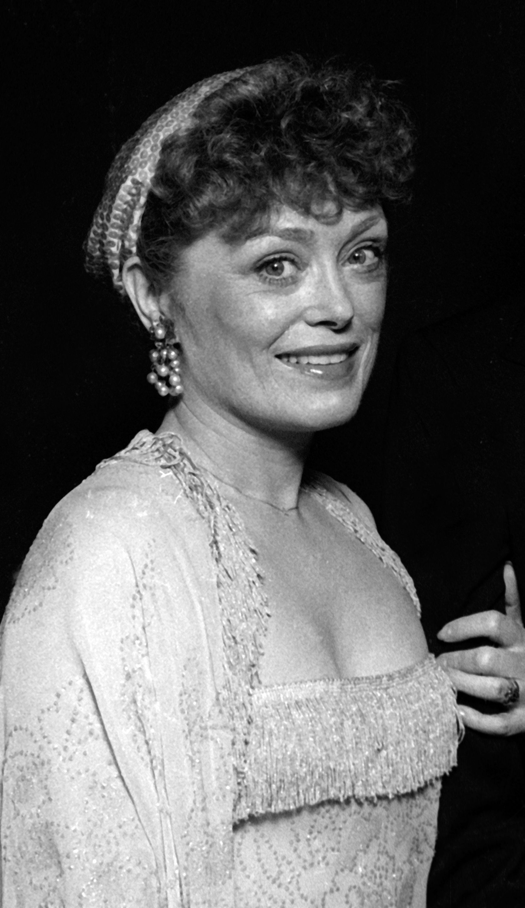 Rue Mcclanahan Naked sex arabe chris stehle recommends Rue Mcclanahan Naked
