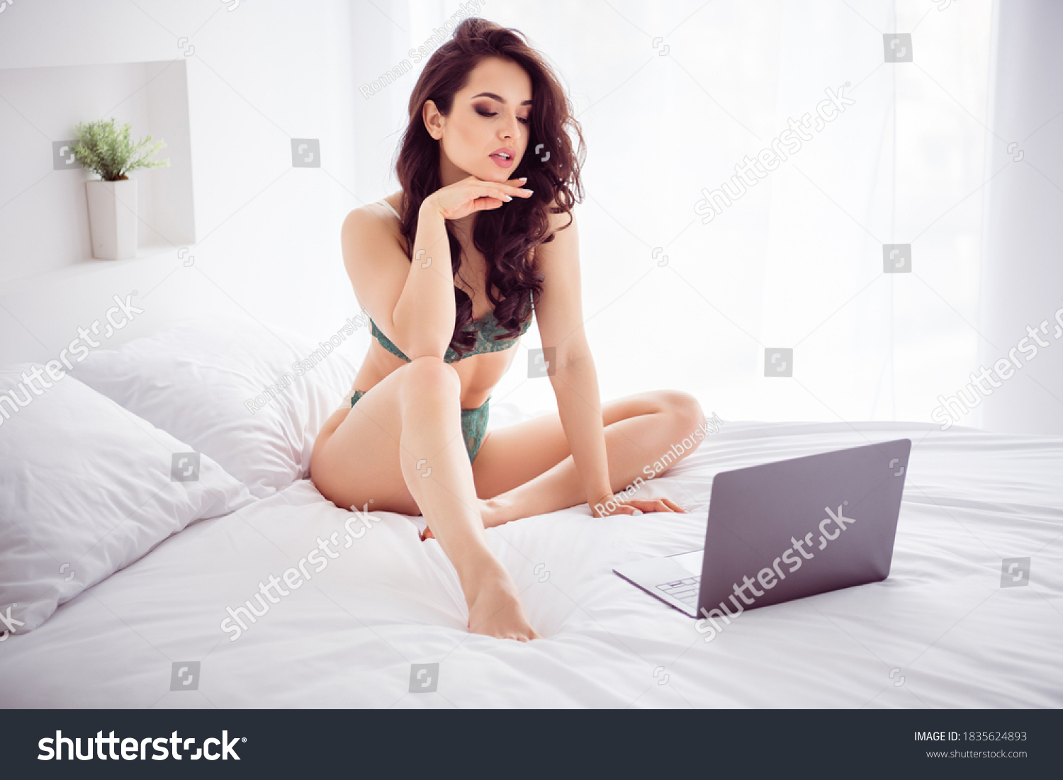 Sexy Horney Women joins in dm iv recommends Sexy Horney Women
