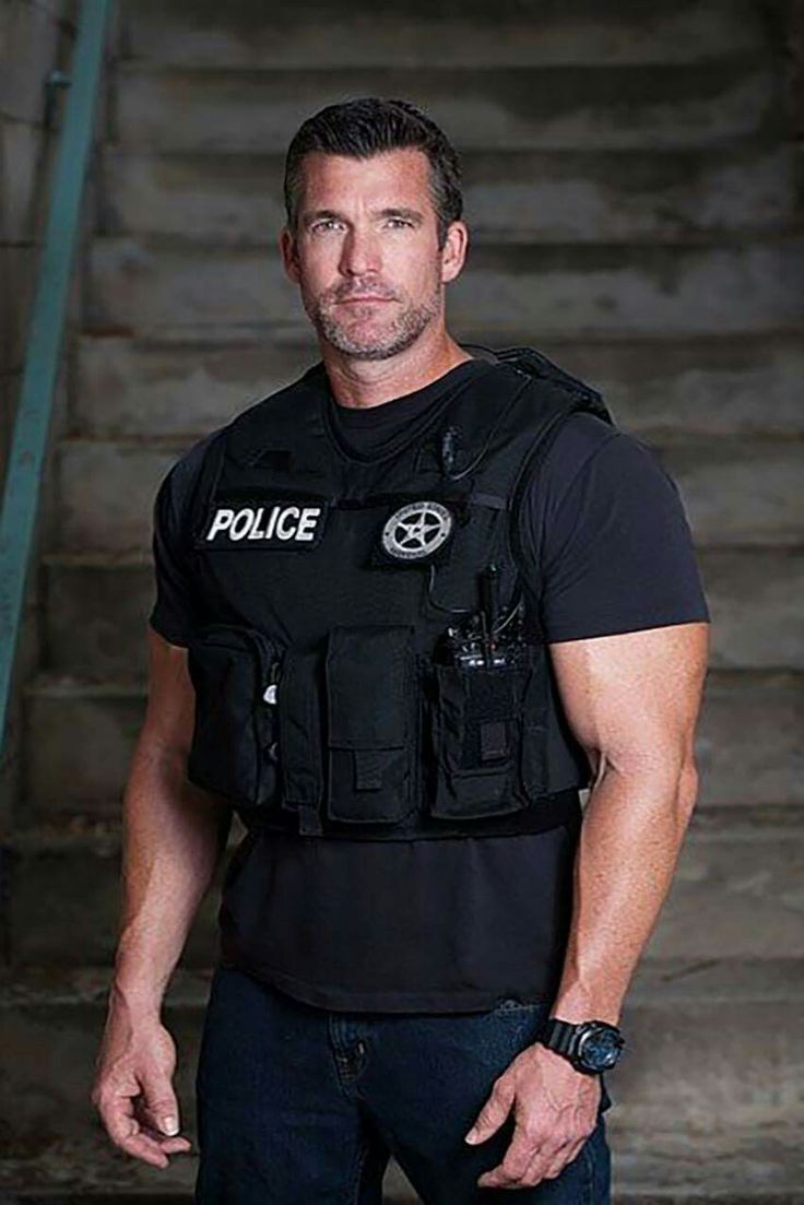 bill jividen recommends Sexy Male Cops
