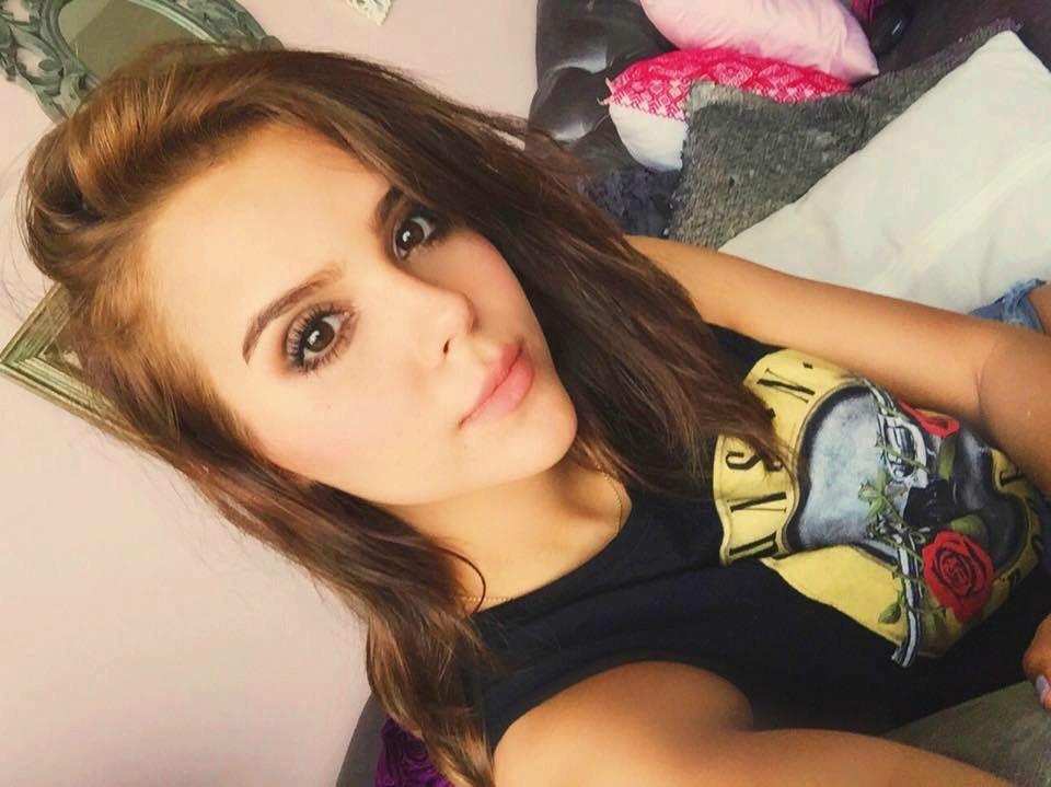 webcam hola18 - lobester tube ashley sage ellison
